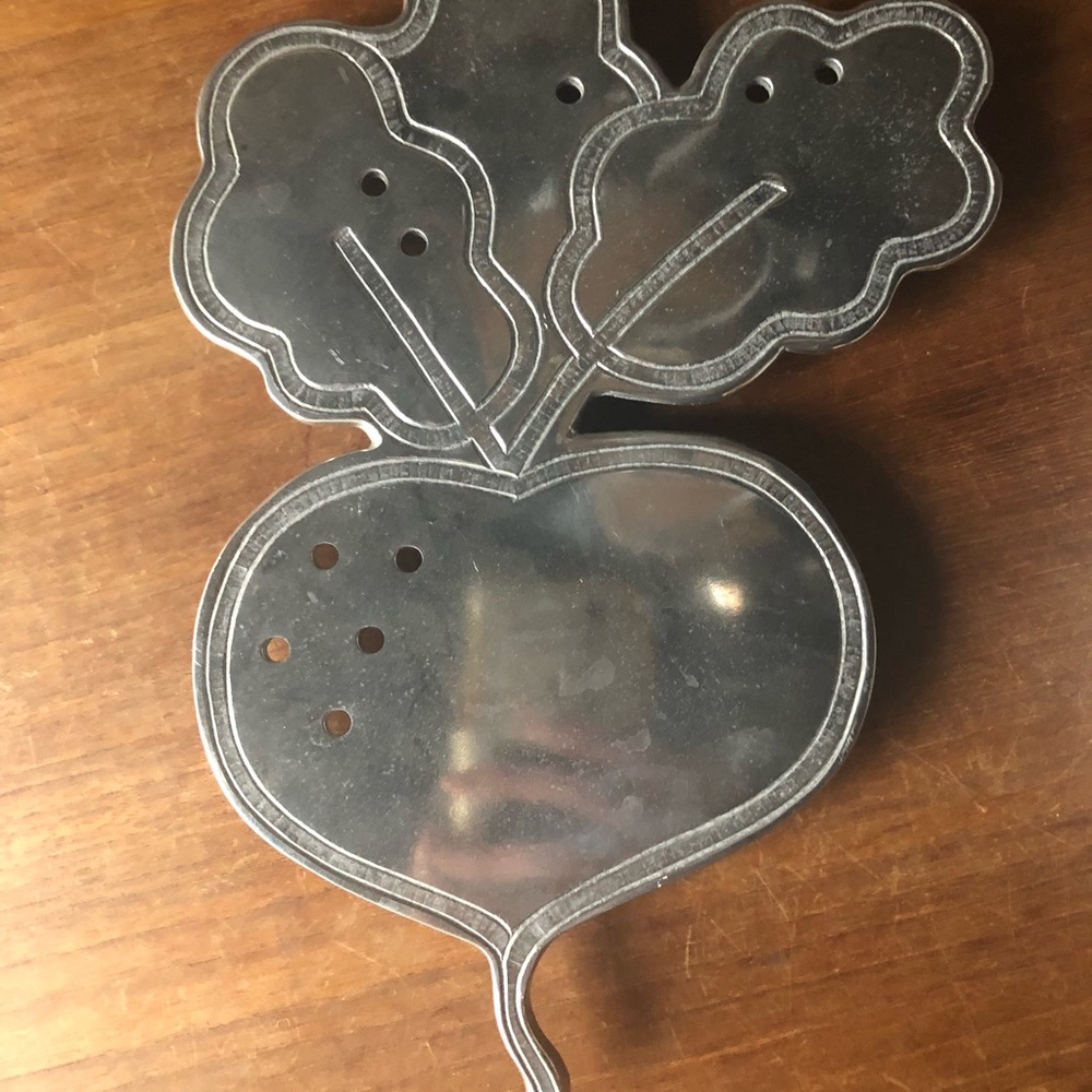 Radish trivet